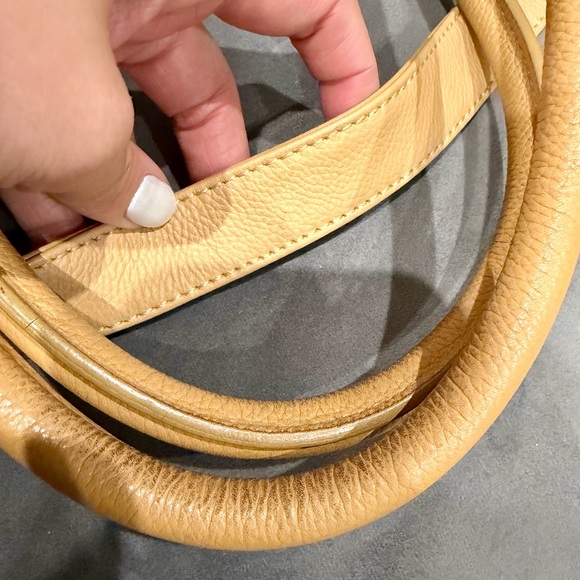 CHANEL Cerf Executive Tote Bag Beige Gold - Picture 16 of 17